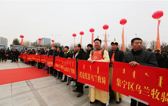 King Long Delivers 75 Coaches to Ulan Muqir Troupes