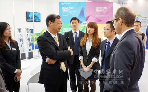 Ambassador of China in Germany Visits King Long Booth at IAA